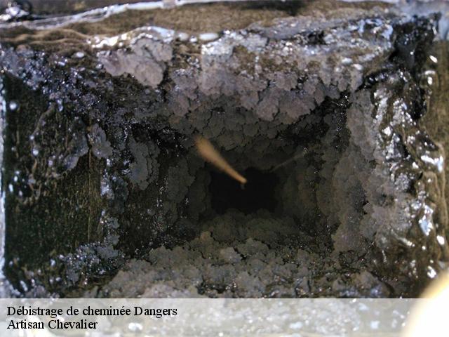 Débistrage de cheminée  dangers-28190 Artisan Chevalier